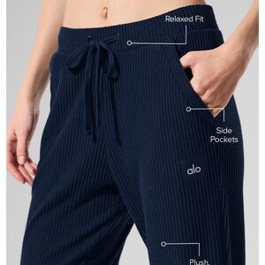 ALO MUSE STRAIGHT LEG SWEATPANTS